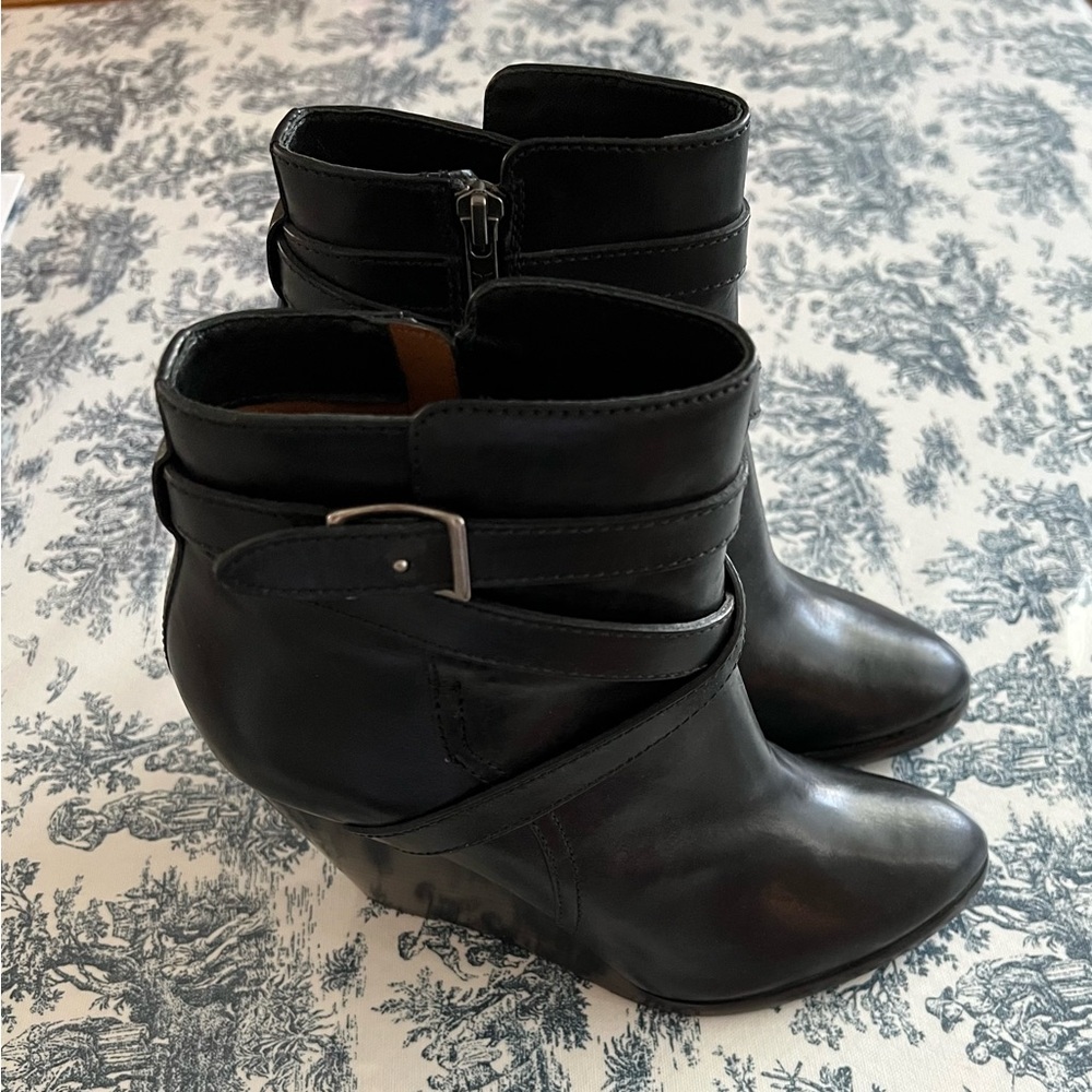 NWOT Frye Cece Jodhpur Leather Wedge Ankle Boots